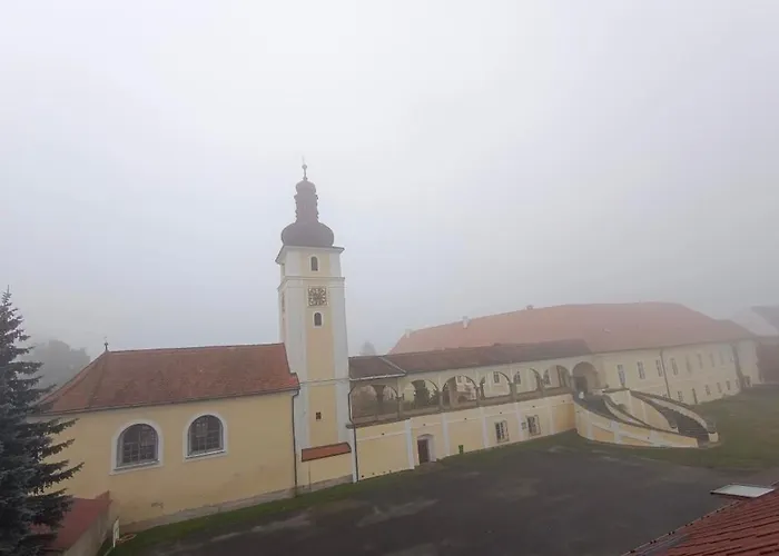 بيت ضيافة Nove Dvory 4*