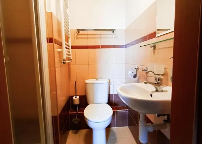 Nove Dvory بيت ضيافة كوتنا هورا